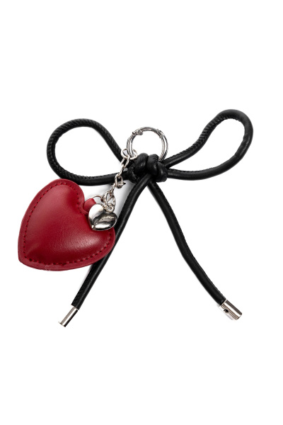 447-06 Сердце+шнурок Обвесы на сумки Ludor черно-красный фото 447-06 Сердце+шнурок Обвесы на сумки Ludor черно-красный