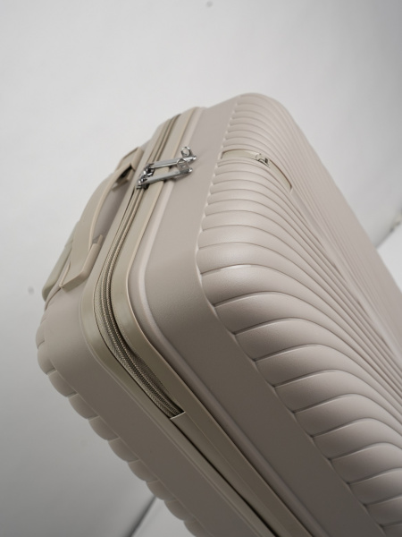 фото 454-53 26" 1/2 003 Чемодан пластиковый DE-GOSA бежевый