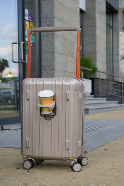 фото 446-79 2/2 ГВдлин.ручк Чемодан пластиковый PREMIUM бежевый